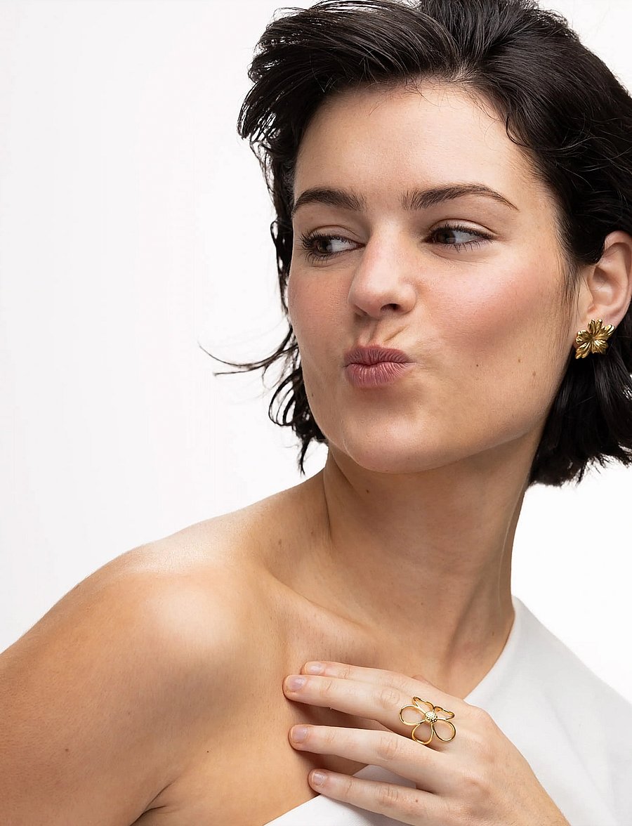 Timi of Sweden - Lucky - Outline Flower Ring - Gold - bagues - gold - 3