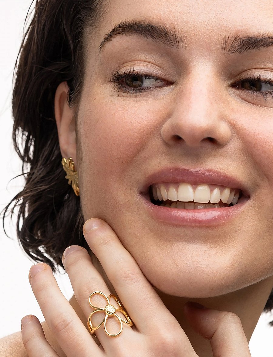 Timi of Sweden - Lucky - Outline Flower Ring - Gold - bagues - gold - 5
