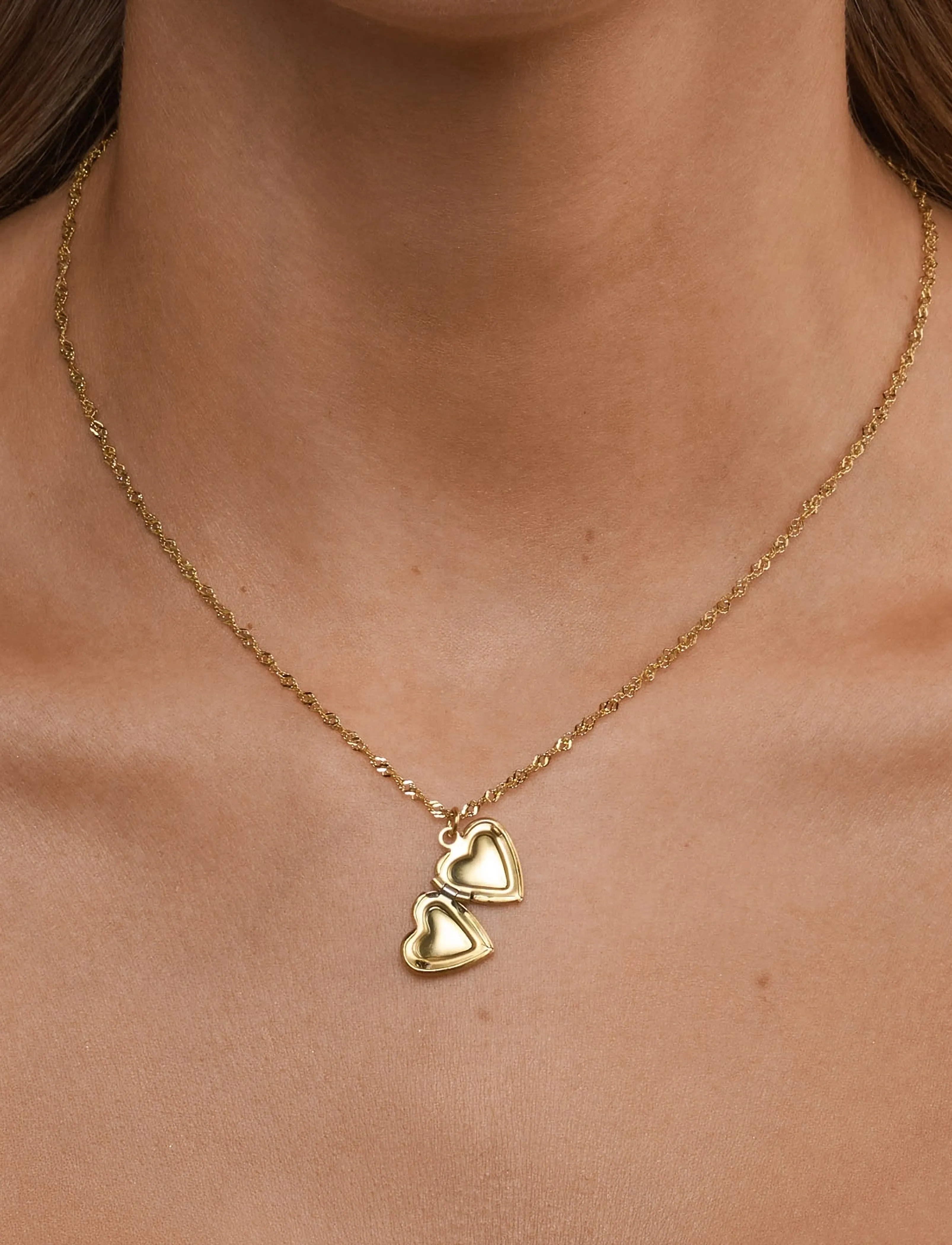 Timi of Sweden Vera Heart Locket Necklace Stainless Steel Gold, One Size 38 cm, Necklaces, Gold - Dainty Frauen