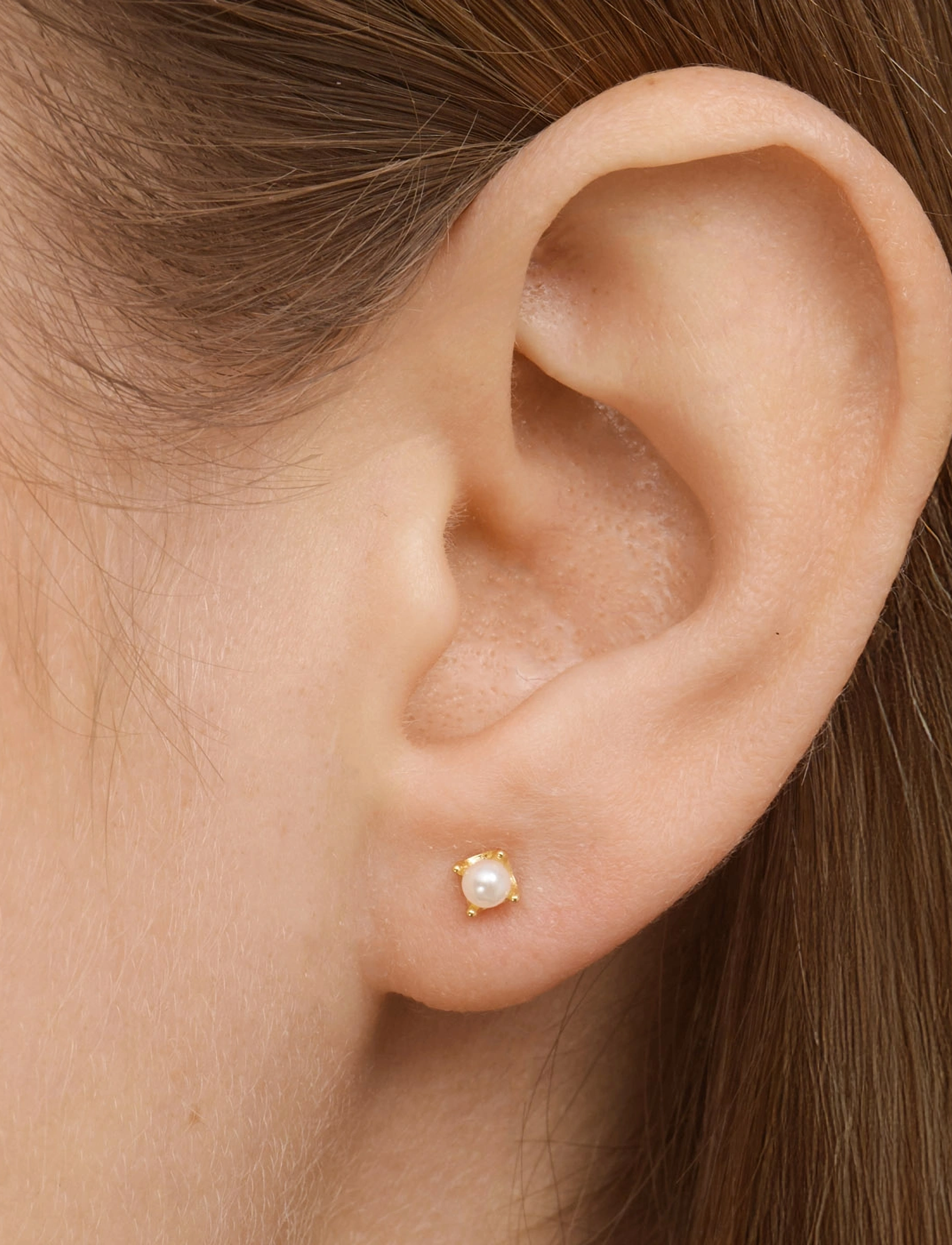 Timi of Sweden Essie - Mini Pearl Stud Earrings, One Size, Gold, Øreringe > Ørestikker, Dame
