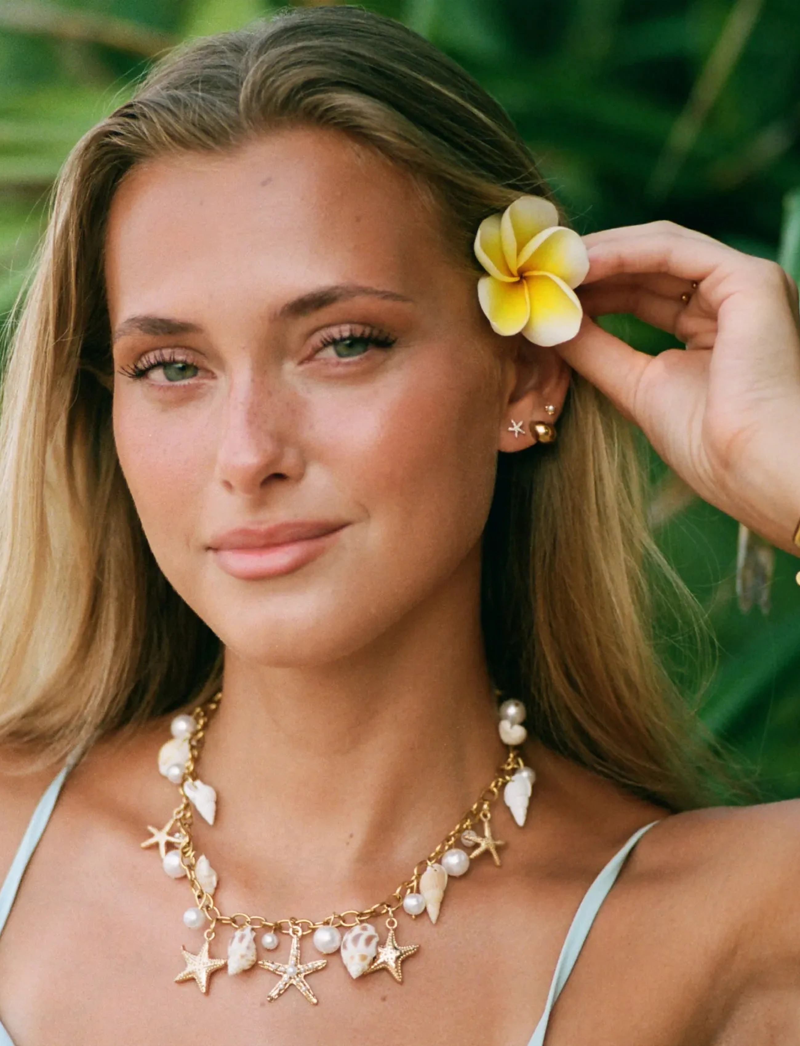 Timi of Sweden Essie Mini Pearl Stud Earrings örhängen dam – bild 5