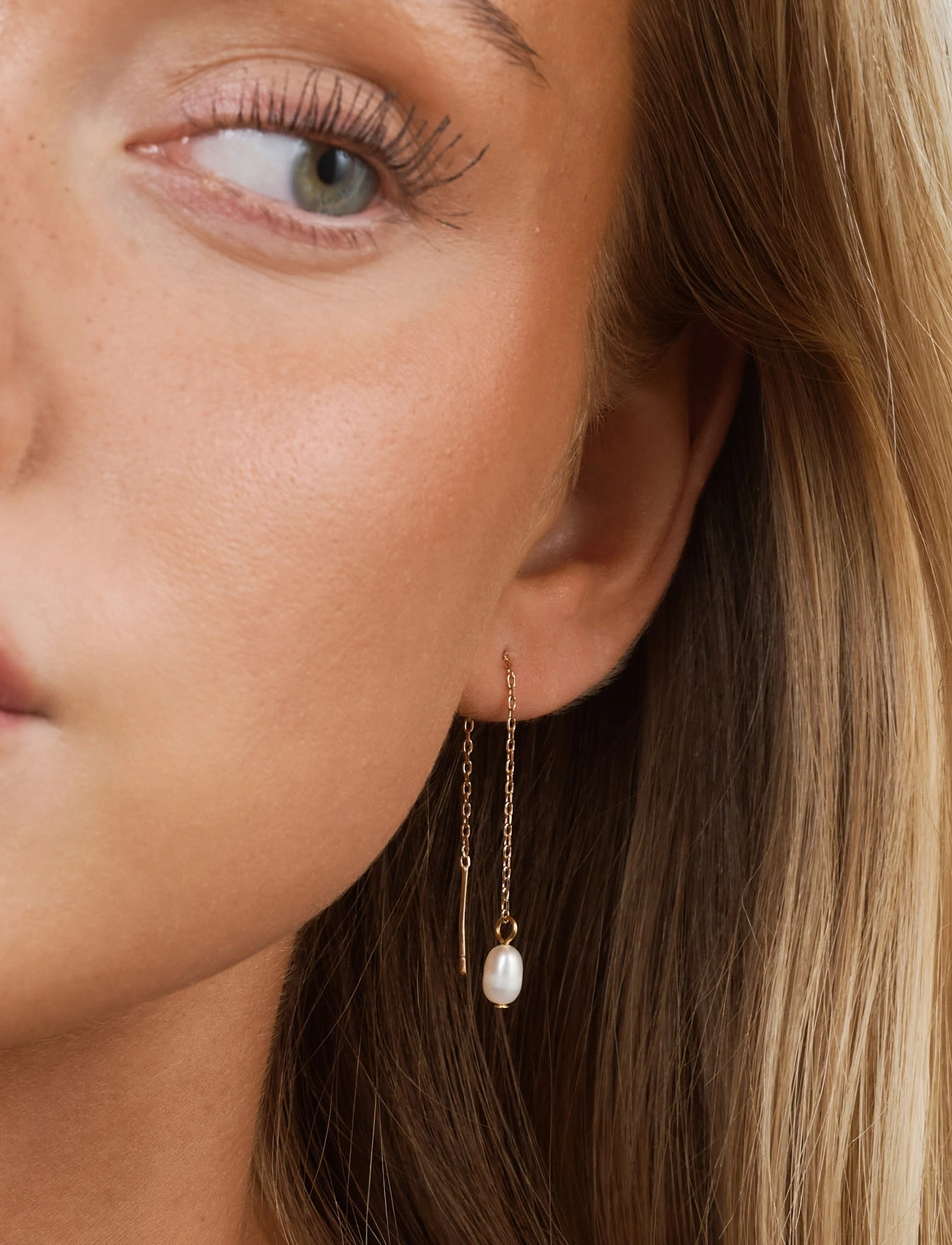 Timi of Sweden Lucia Pearl Chain Earrings Stainless Steel, One Size, Earrings, Gold - Pendants Frauen
