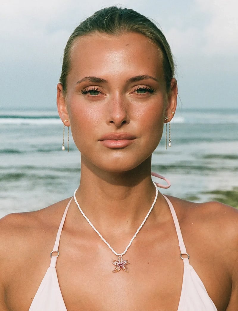 Timi of Sweden - Lucia - Pearl Chain Earrings Stainless Steel - perlenohrringe - gold - 2