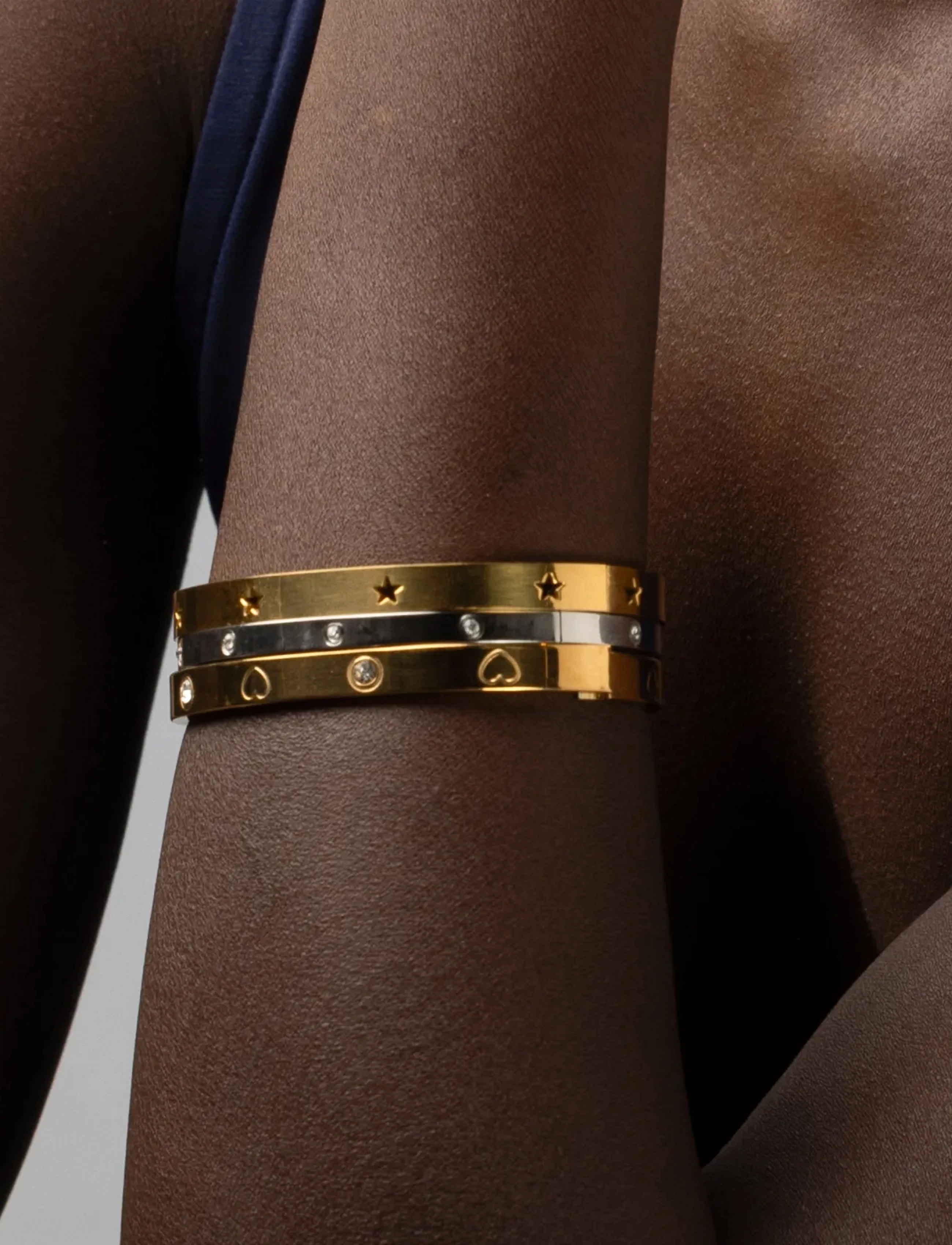Timi of Sweden - Gia - Crystal Heart Bangle Bracelet Stainless Steel - gold - 4