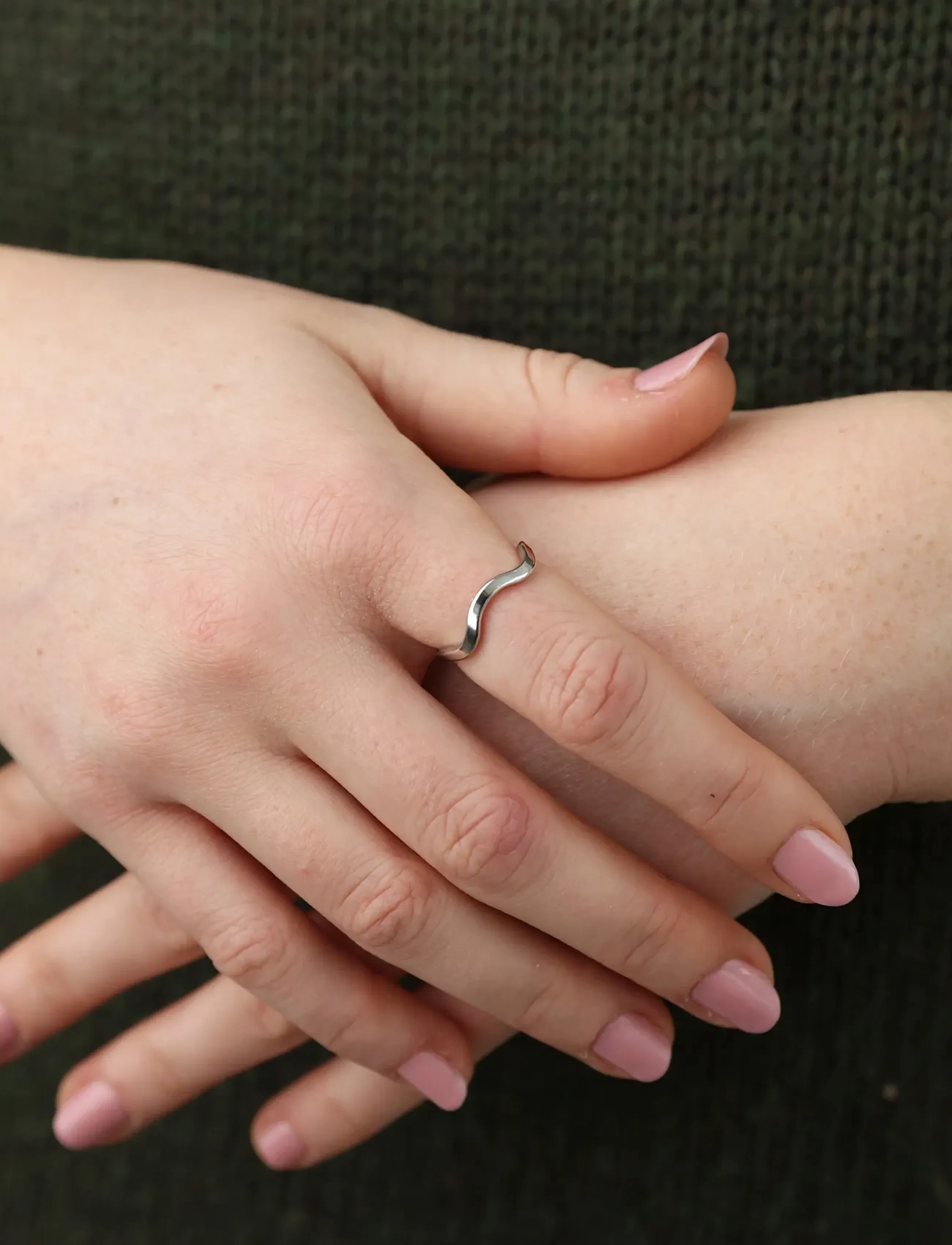 Timi of Sweden Johanna Wavy Ring Stainless Steel, 55, Jewellery, Silber - Rings, Frauen