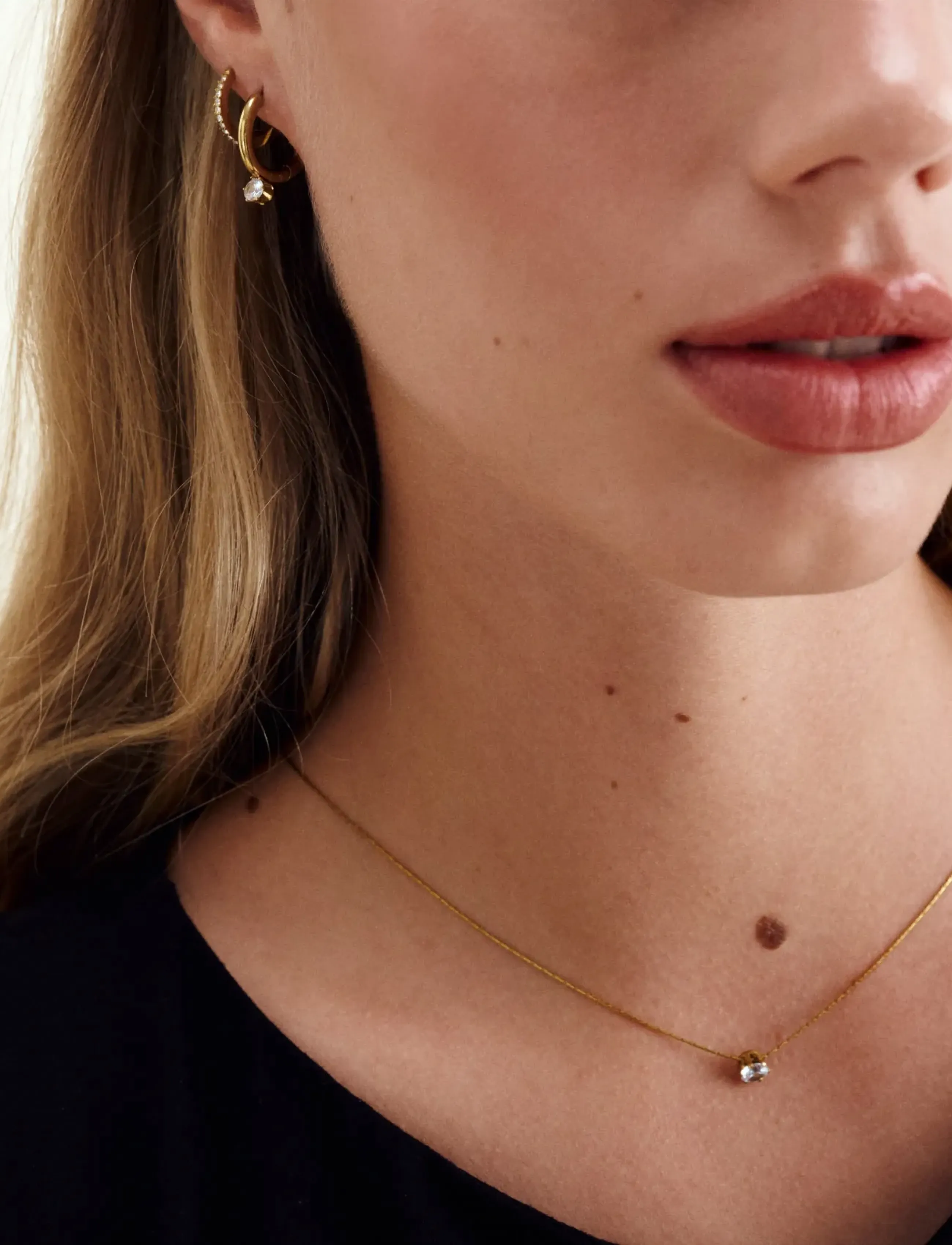 Timi of Sweden Lynne - Crystal Necklace Stainless Steel, One Size 40 cm, Gold, Halskæder > Smukke Halskæder, Dame