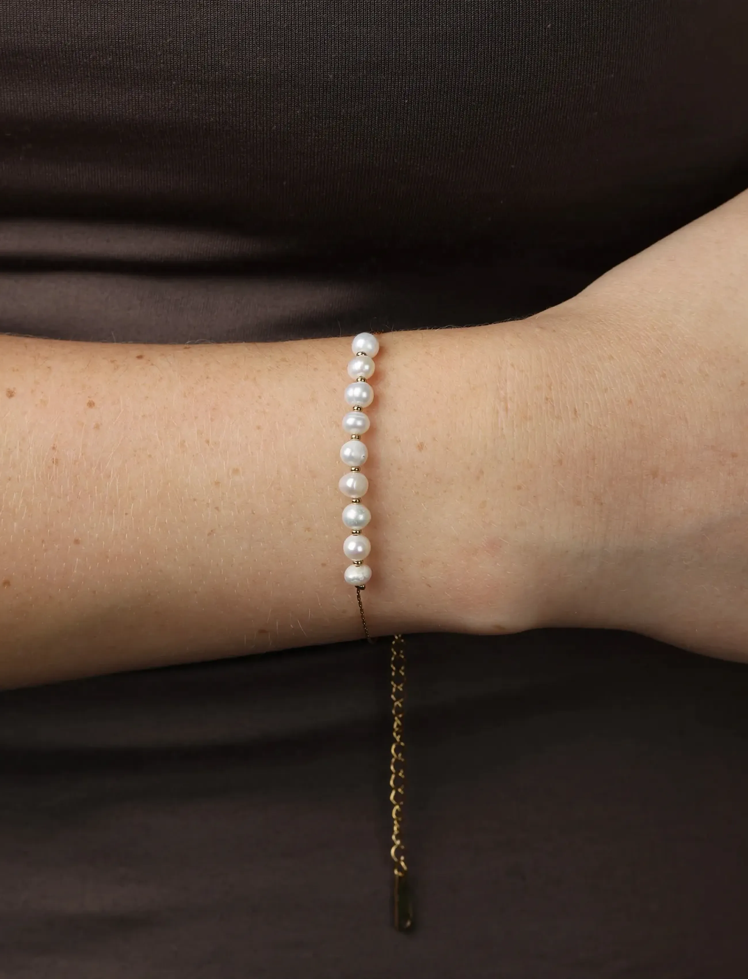 Timi of Sweden Loanna Delicate Pearl Bracelet Stainless Steel, One Size 40 cm, Bracelets, Gold - Frauen