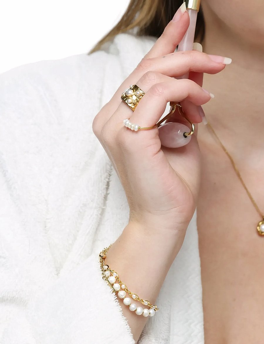Timi of Sweden - Loanna - Delicate Pearl Bracelet Stainless Steel - pärlitega käevõrud - gold - 3