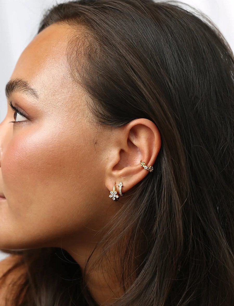 Timi of Sweden - Helia - Crystal Hoop Earrings Stainless Steel - rõngad - gold - 4