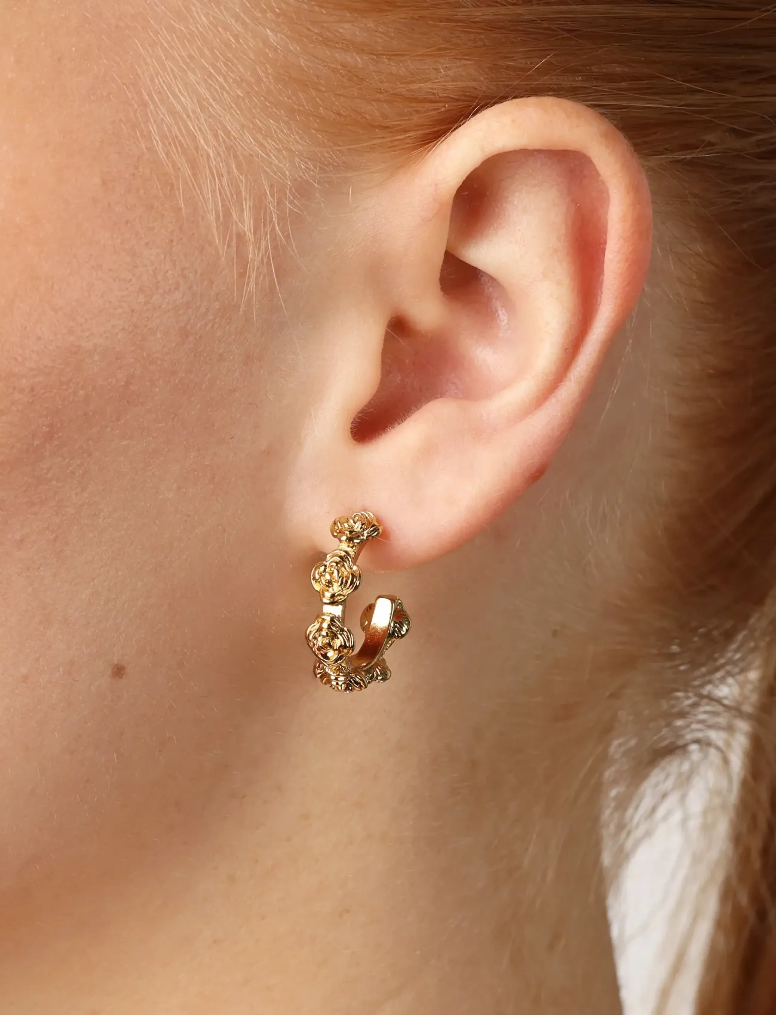 Timi of Sweden Gerda - Flower Stud Earrings Stainless Steel, One Size, Gold, Øreringe > Creoler, Dame