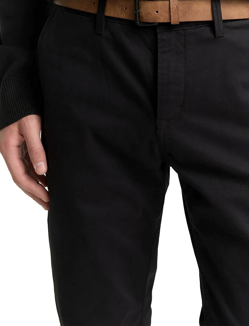 Tom Tailor - Slim Chino with belt - chinos - black - 5