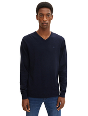 Tom Tailor - basic v neck sweater - alhaisimmat hinnat - knitted navy melange - 2