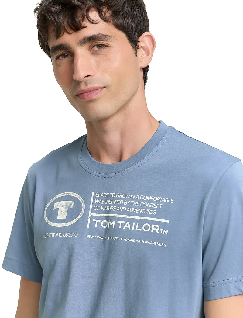 Tom Tailor - printed crewneck t-shirt - kortærmede t-shirts - greyish mid blue - 4