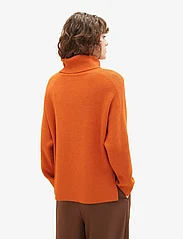 Tom Tailor - Knit rib turtleneck - džemperi ar augstu apkakli - gold flame orange melange - 4