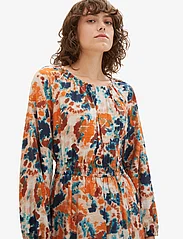 Tom Tailor - feminine maxi dress - feestelijke kleding voor outlet-prijzen - grey orange tie dye floral - 6