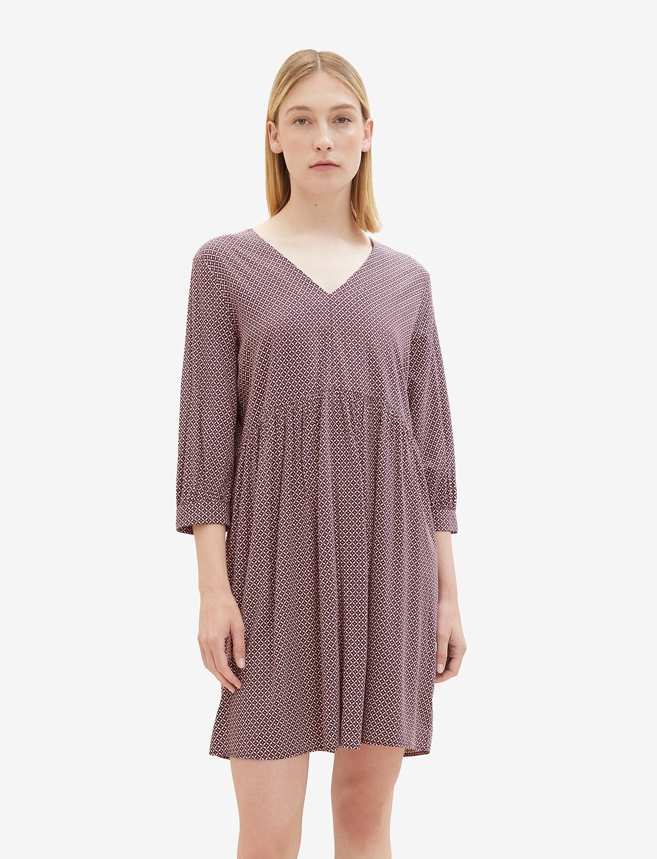 Tom Tailor - feminine v-neck dress - sommerkjoler - burgundy geometrical design - 0