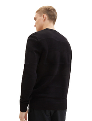 Tom Tailor - structure stripe crewneck knit - laveste priser - black - 4