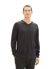 Tom Tailor - basic v-neck knit - v-aukkoiset - black grey melange - 4