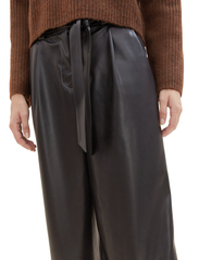 Tom Tailor - pants culotte PU - party wear at outlet prices - deep black - 4