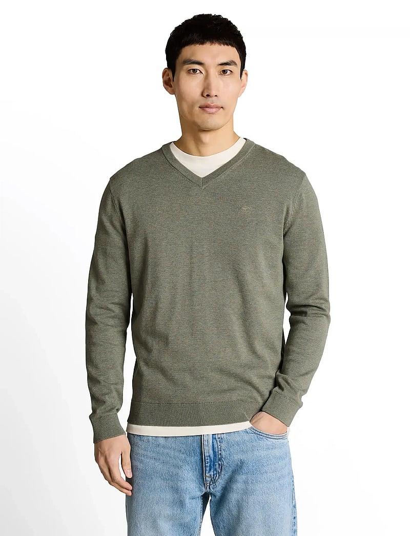 Tom Tailor - basic v-neck knit - v-hals - greyish shadow olive melange - 4