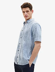 Tom Tailor - comfort printed shirt - short-sleeved shirts - blue multicolor leaf design - 2