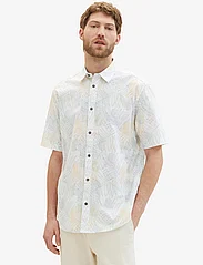 Tom Tailor - comfort printed shirt - short-sleeved shirts - white multicolor leaf design - 2