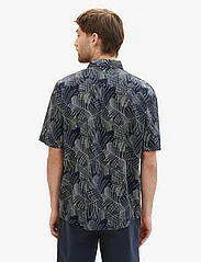 Tom Tailor - comfort printed shirt - lyhythihaiset kauluspaidat - navy multicolor leaf design - 3