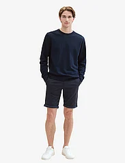 Tom Tailor - slim chino shorts - die niedrigsten preise - navy geometric structure - 2