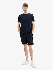 Tom Tailor - slim chino shorts - de laveste prisene - sky captain blue - 2
