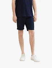 Tom Tailor - slim chino shorts - najniższe ceny - sky captain blue - 5