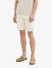 Tom Tailor - slim chino shorts - zemākās cenas - white sand - 6