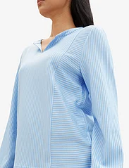 Tom Tailor - T-shirt blouse vertical stripe - long-sleeved blouses - blue white thin stripe - 5