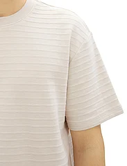 Tom Tailor - relaxed structured t-shirt - de laveste prisene - cold beige - 5