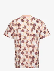 Tom Tailor - relaxed AOP t-shirt - de laveste prisene - peach multicolor leaves print - 1