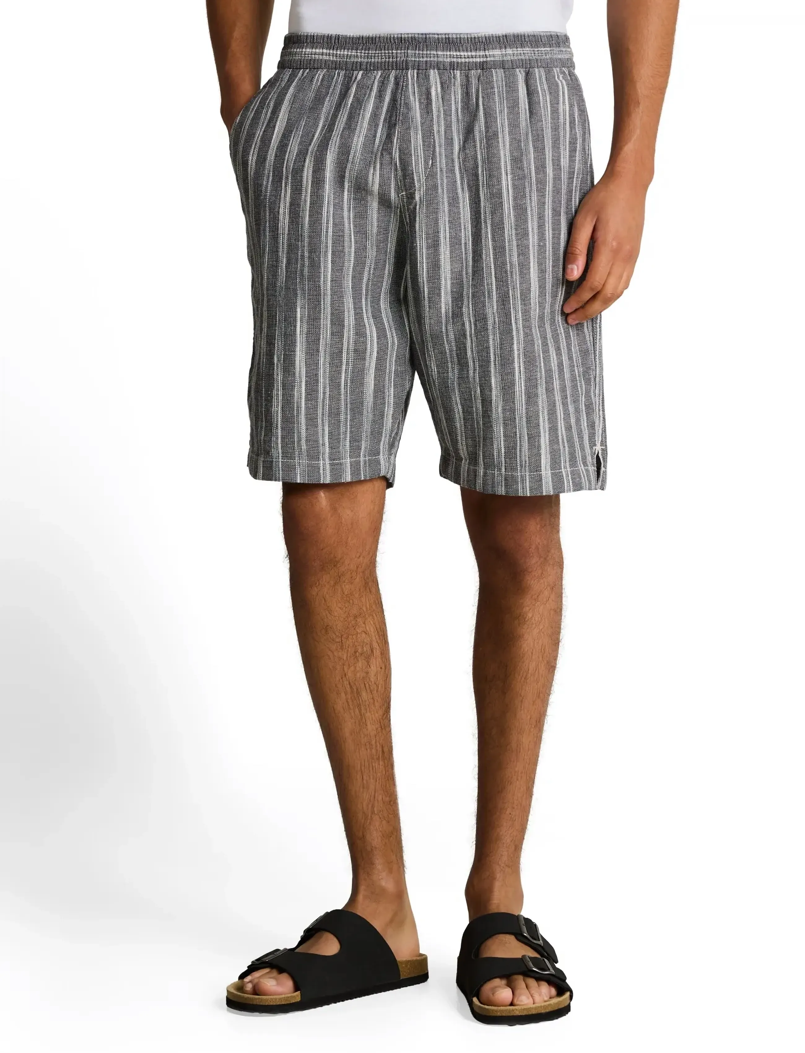 Tom Tailor structured linen optic beach shorts - Kollektionen - BLACK GREYISH STRIPE / multi