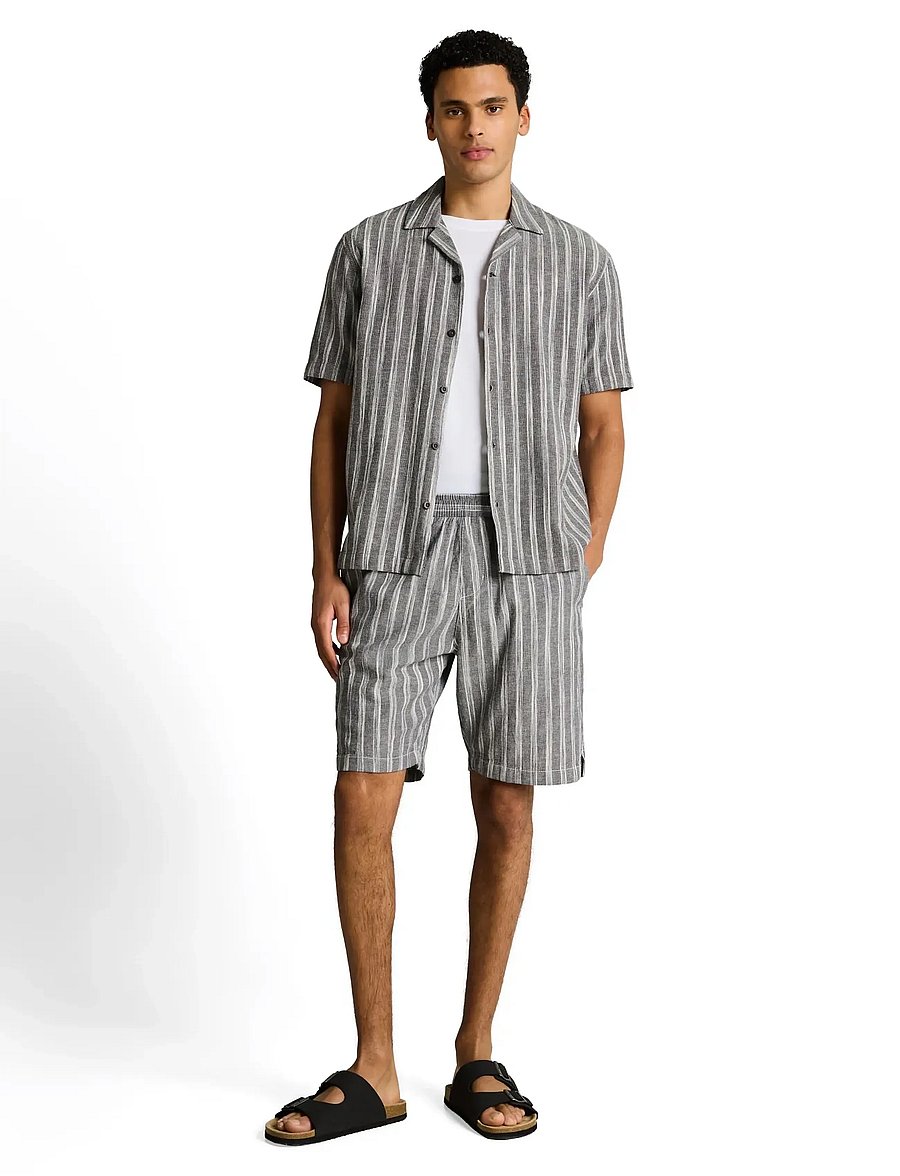 Tom Tailor - structured linen optic beach shorts - hørshorts - black greyish stripe - 3