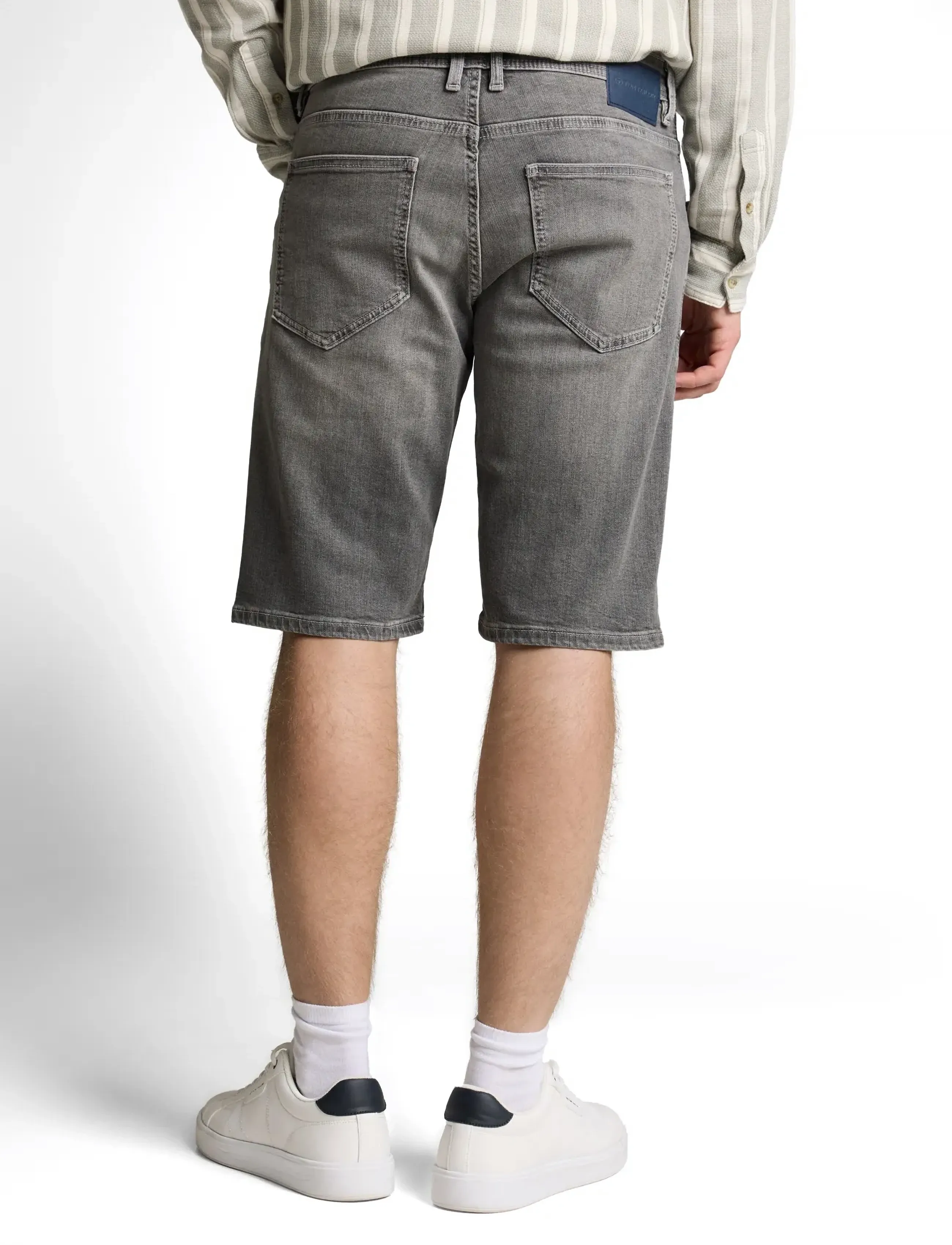 Tom Tailor - TTJOSH REGULAR SHORTS - die niedrigsten preise - grey denim - 2