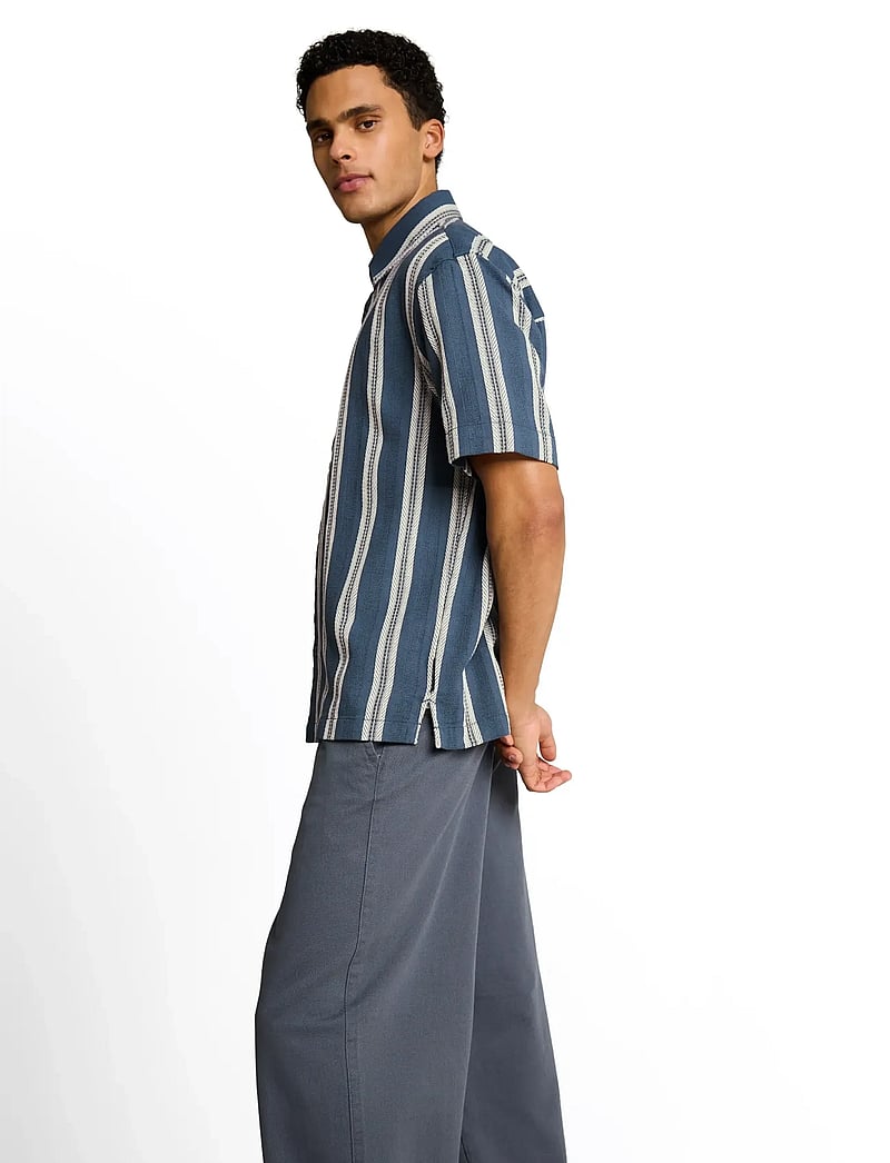 Tom Tailor - loose heavy structured striped shir - striped shirts - tide petrol big stripe - 4