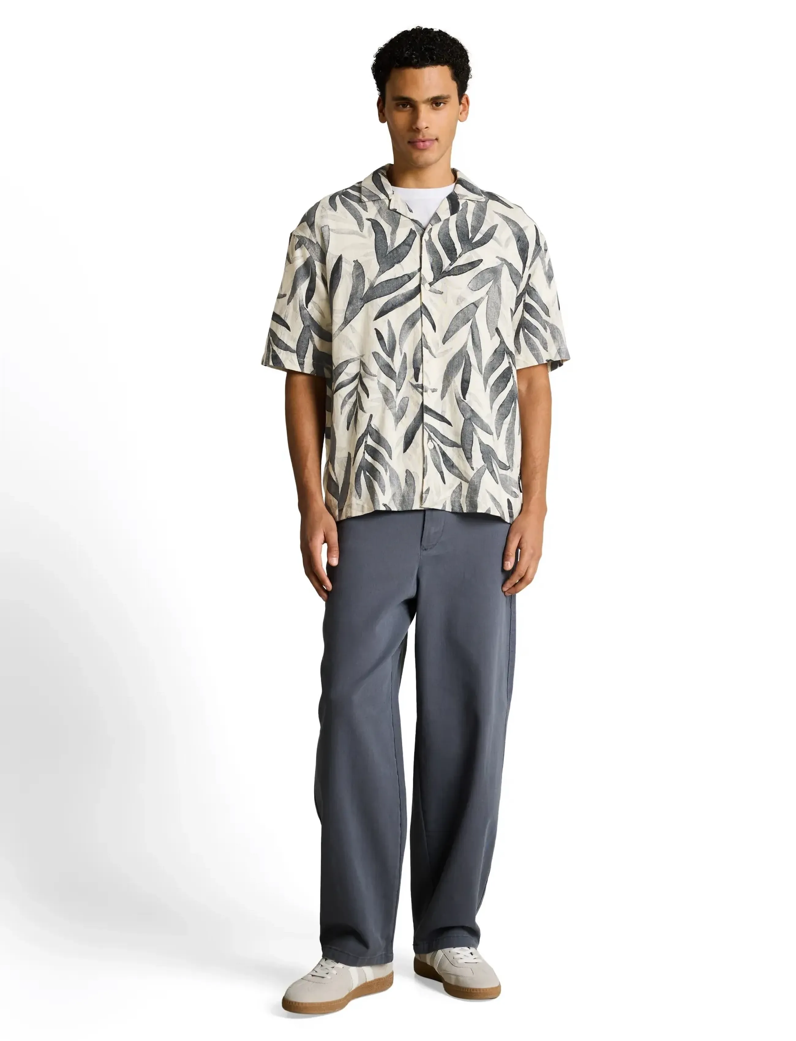 Tom Tailor loose viscose cotton resort shirt - Skjorter - WHITE BLACK WATERY LEAF PRINT / white