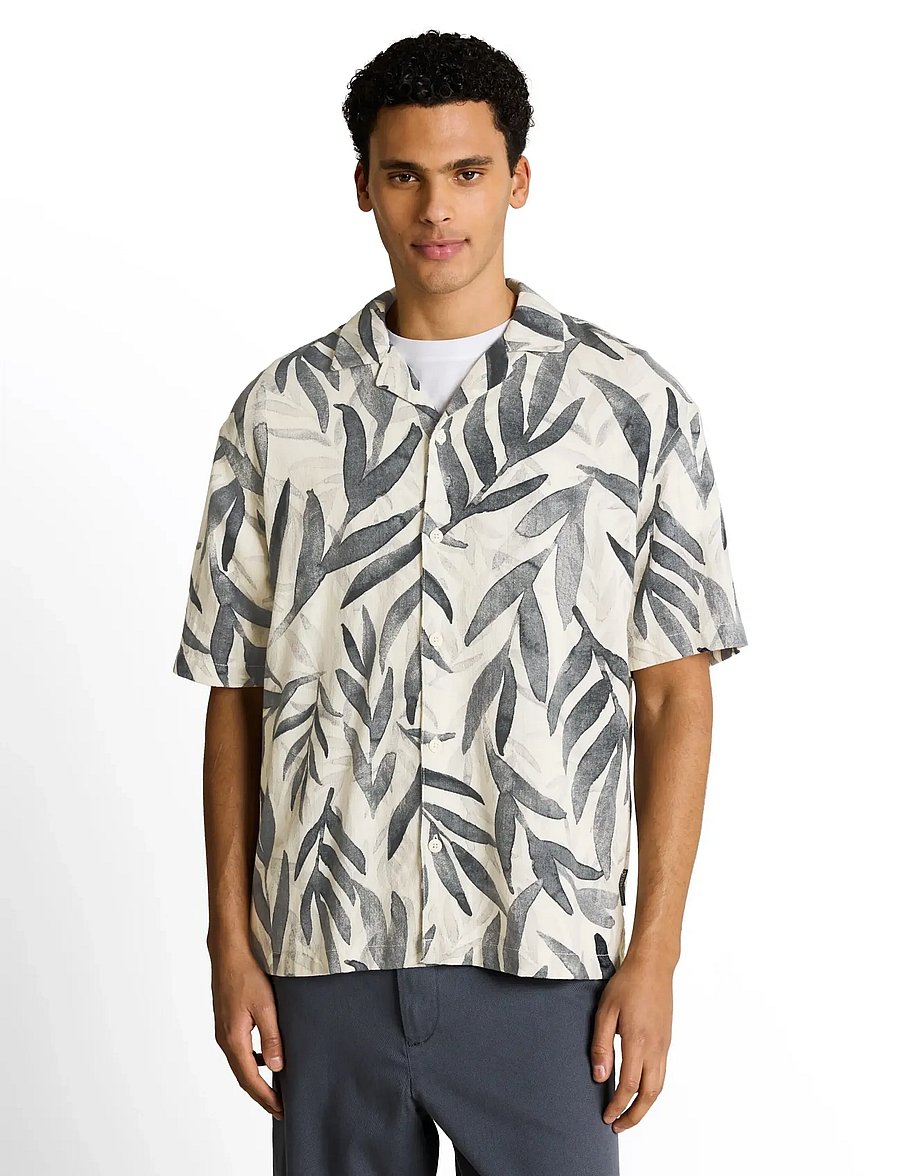 Tom Tailor - loose viscose cotton resort shirt - mønstrede skjorter - white black watery leaf print - 3