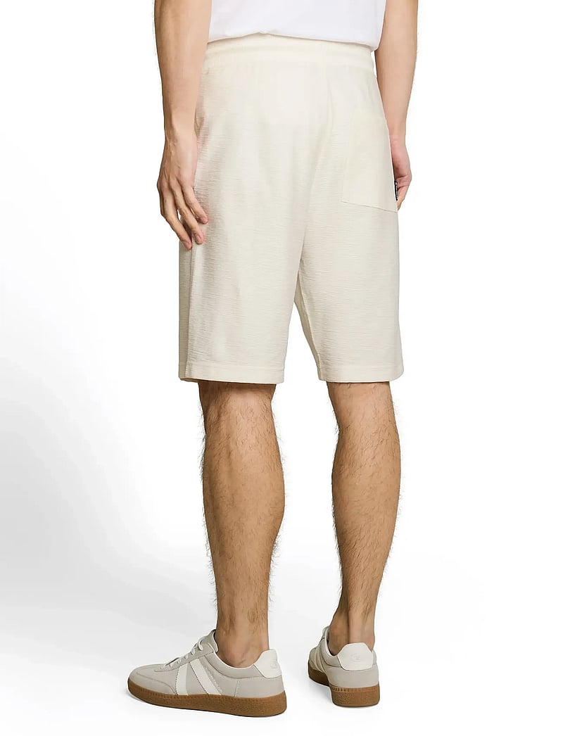 Tom Tailor - structured shorts - sweatshorts - gardenia white - 2