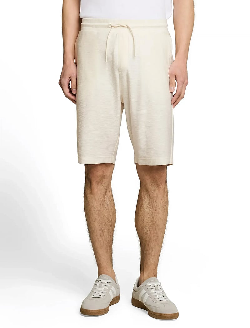 Tom Tailor - structured shorts - sweatshorts - gardenia white - 3