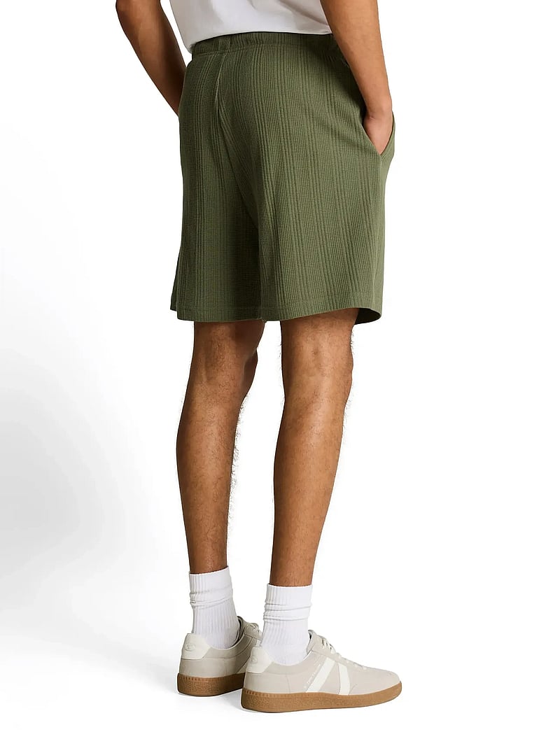Tom Tailor - relaxed structured sweat shorts - sweatshorts - oak leaf green - 2