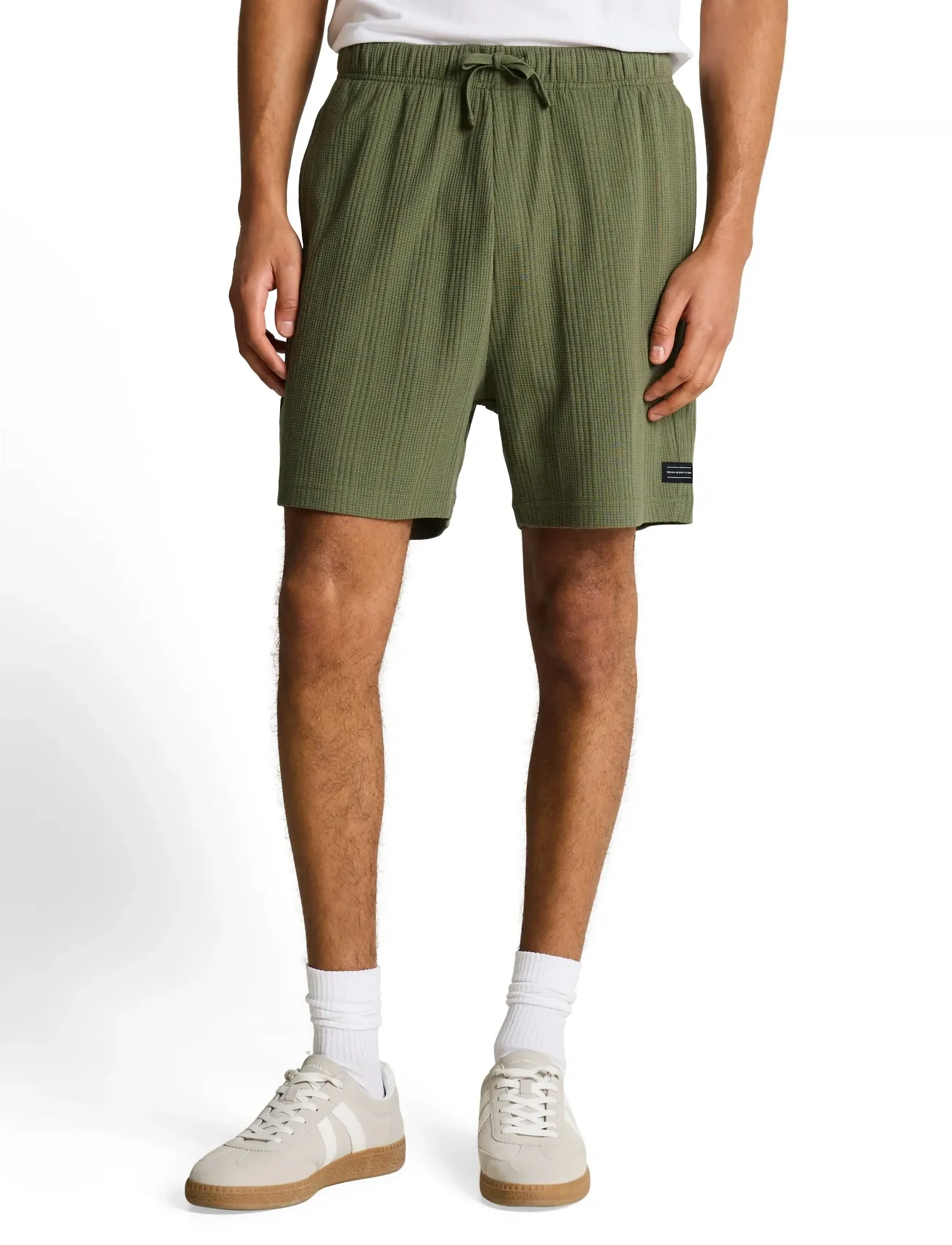 Tom Tailor - relaxed structured sweat shorts - sweat shorts - oak leaf green - 3
