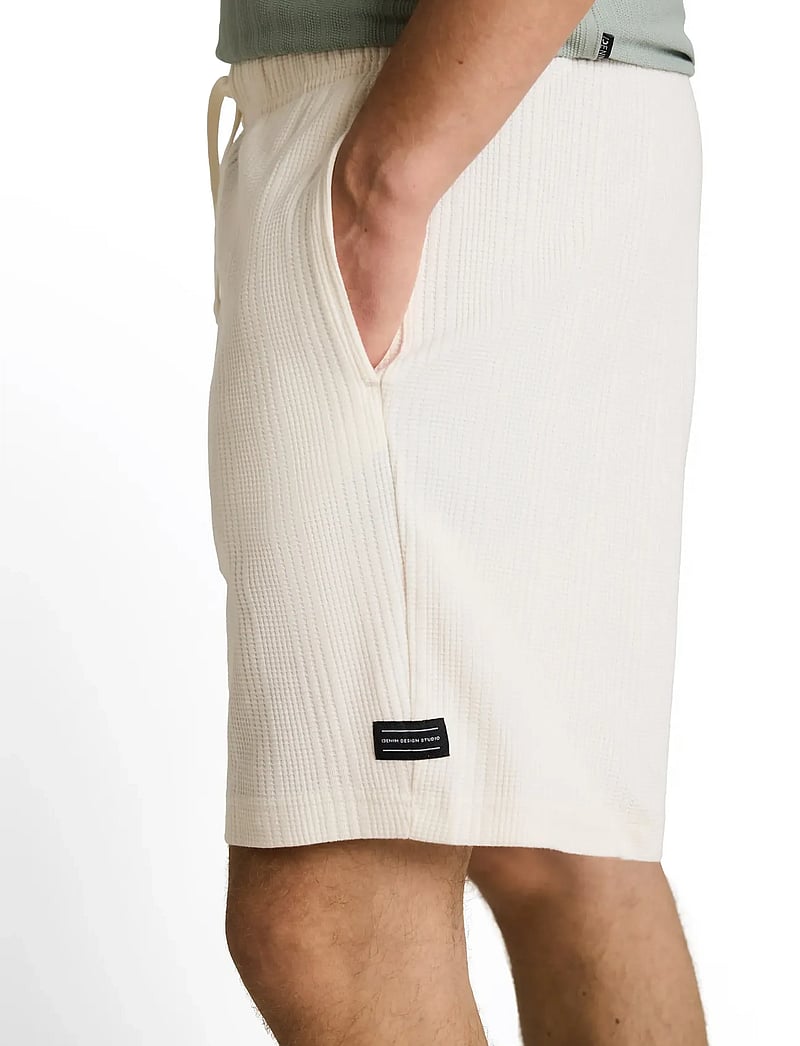Tom Tailor - relaxed structured sweat shorts - sweatshorts - wool white - 4