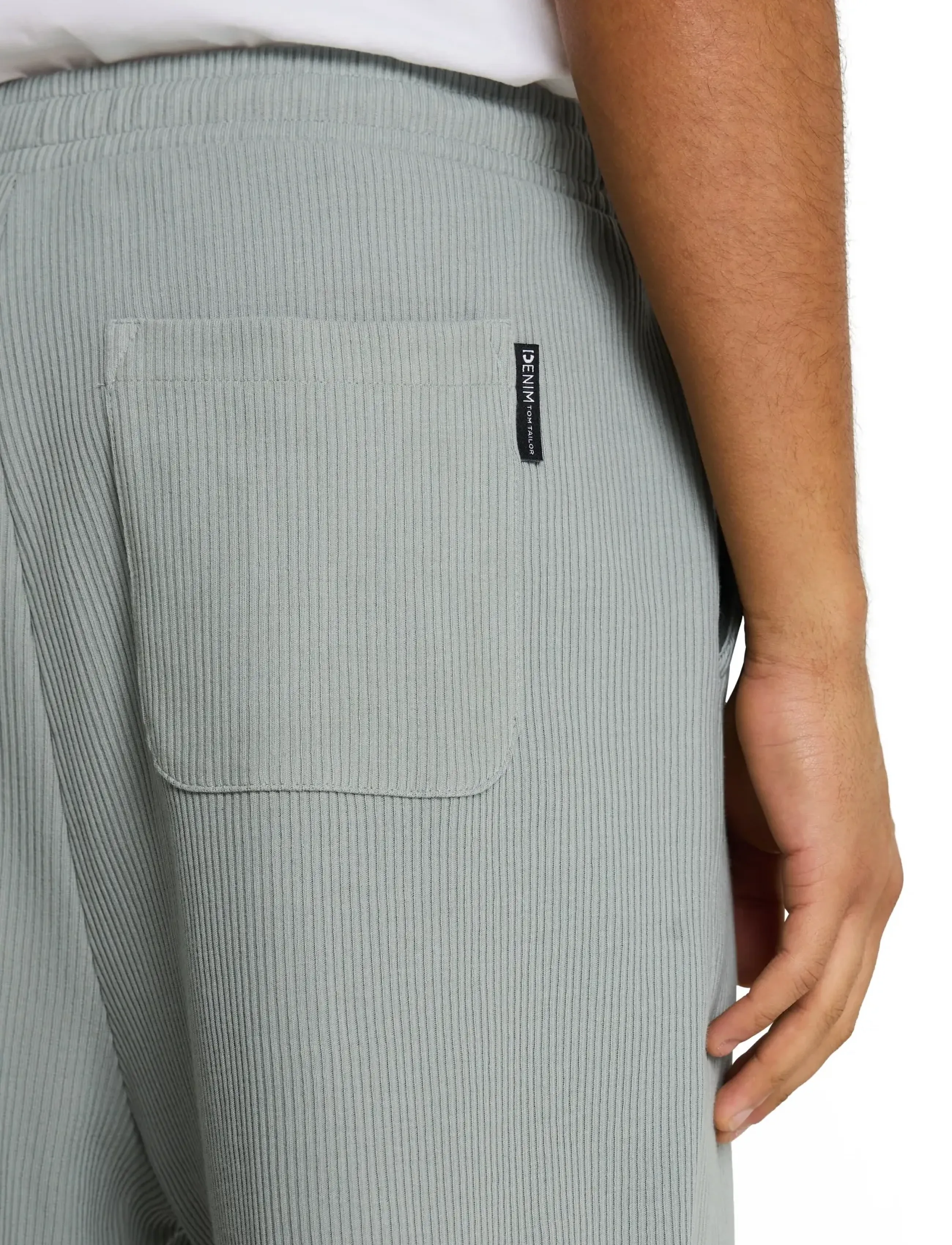 Tom Tailor - relaxed structured sweat shorts - sweatshorts - green mist - 4