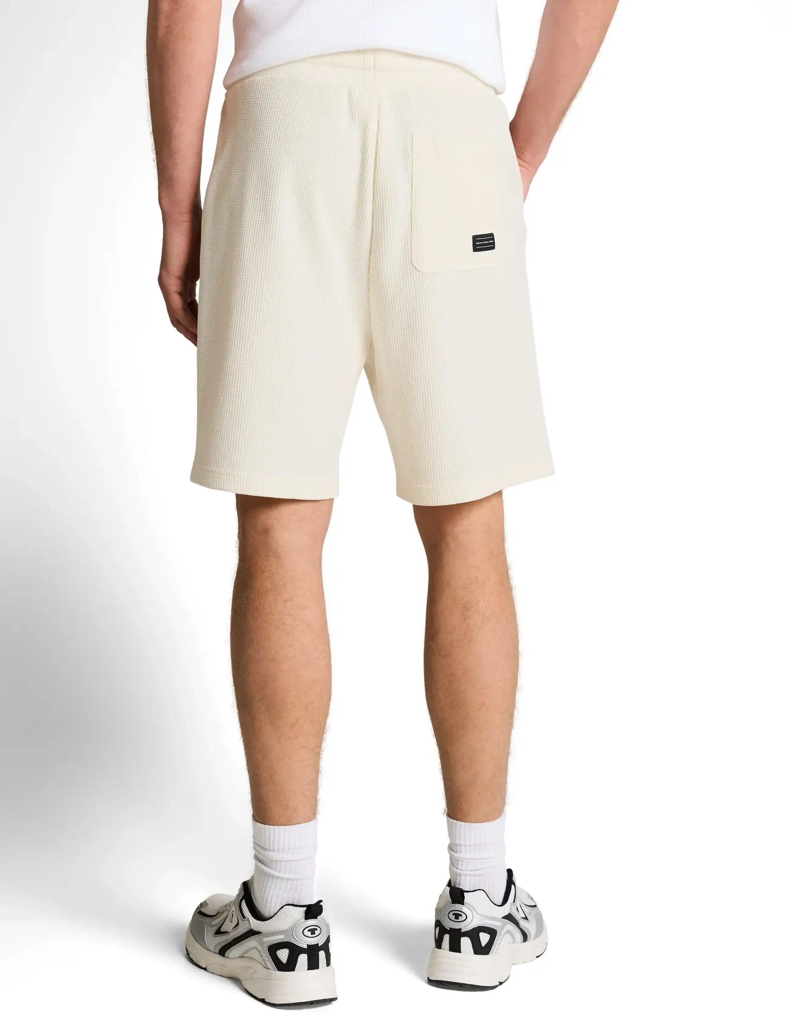 Tom Tailor - relaxed structured sweat shorts - hosen - wool white - 2