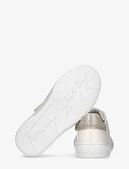 Tommy Hilfiger - LOW CUT LACE-UP SNEAKER - laag sneakers - off white/platinum - 4