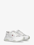 LOW CUT LACE-UP SNEAKER - WHITE/SILVER
