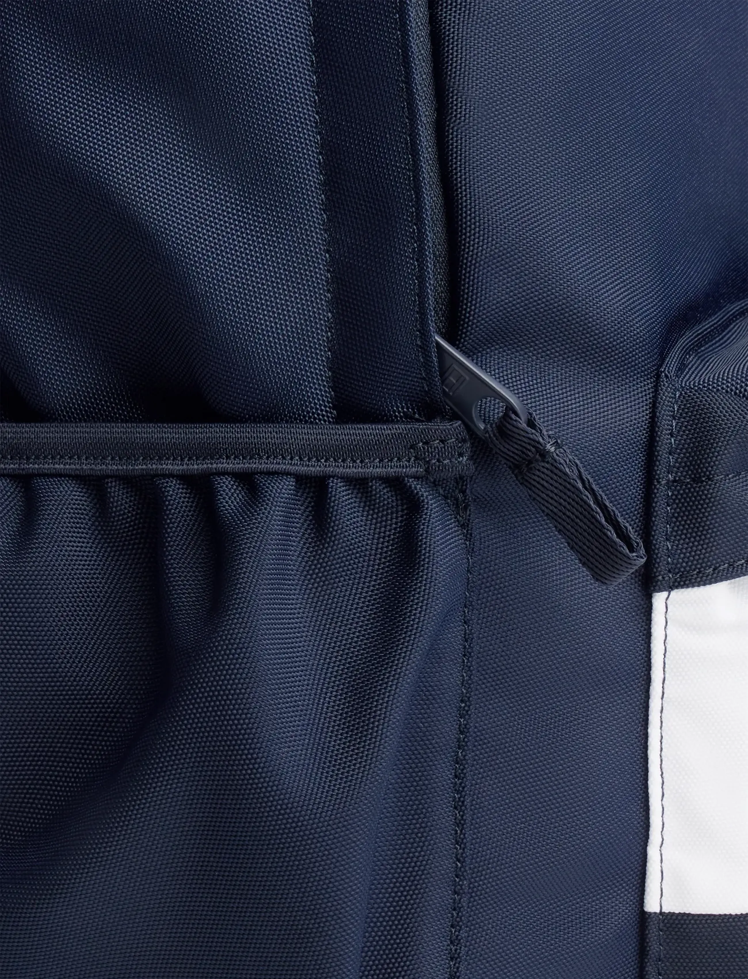 Tommy Hilfiger - ESSENTIAL FLAG BACKPACK - backpacks - space blue - 4
